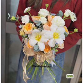 Bó hoa cưới tulip trắng mix hồng juliet - HC101