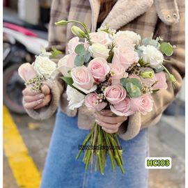 Bó hoa cưới hồng kem mix cát tường trắng - HC103