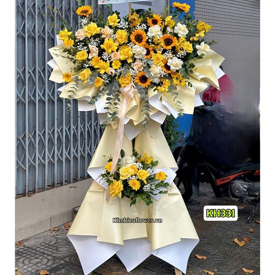 Kệ hoa chúc mừng tone vàng - KH331