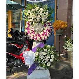 Vòng hoa viếng tone trắng mix lan tím - KV269
