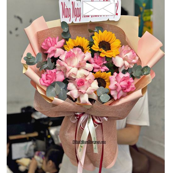 Bó hoa hồng mix hướng dương - HB914
