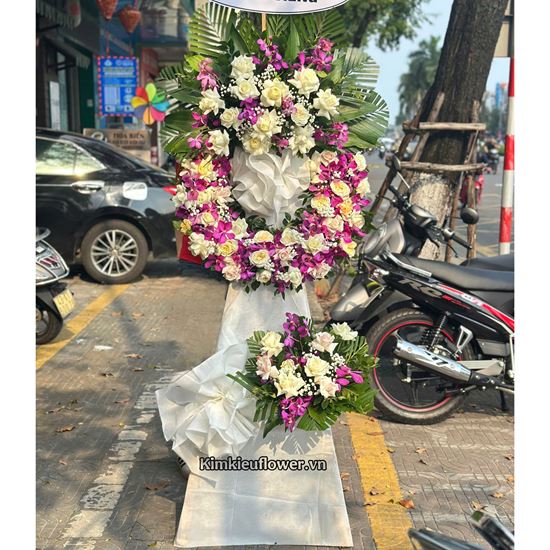 Vòng hoa chia buồn tone kem tím - KV271