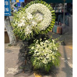 Vòng hoa chia buồn tone trắng - KV273