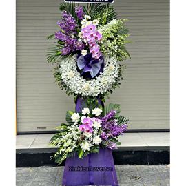 Vòng hoa chia buồn tone trắng tím - KV275