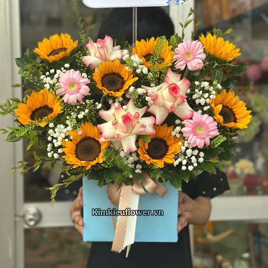 Giỏ hoa hướng dương mix hoa hồng, đồng tiền - HG826