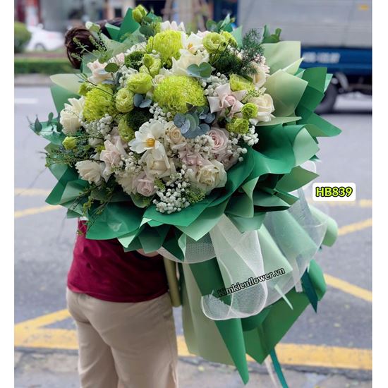 Bó hoa tone kem xanh lá mix tulip trắng - HB839