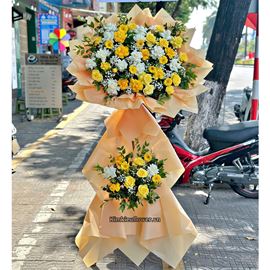 Kệ hoa chúc mừng tone vàng trắng - KH413