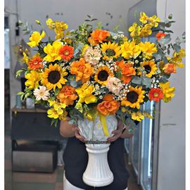 Bình hoa chúc mừng tone vàng cam - BI333