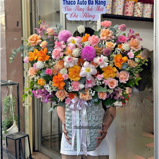 Bình hoa chúc mừng tulip mix cúc mẫu đơn và hoa hồng - BI337