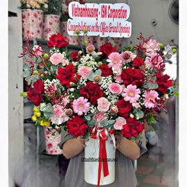 Bình hoa chúc mừng tulip mix cúc mẫu đơn và hoa hồng - BI337