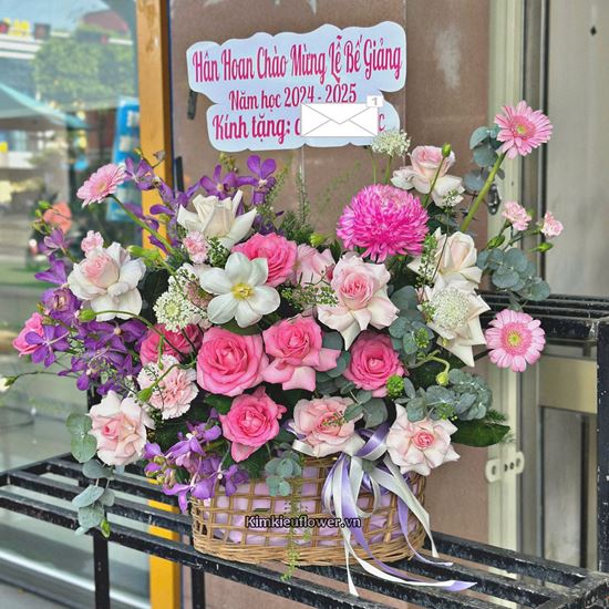 giỏ hoa chúc mừng tone hồng mix tulip - HG882