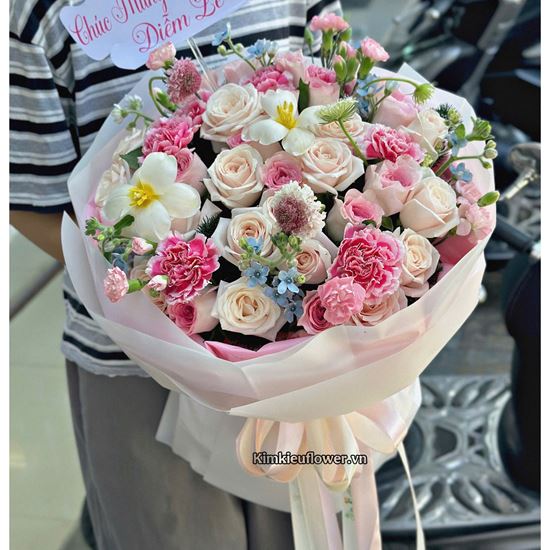 Bó hoa kiểu tròn mix tulip trắng - HB861